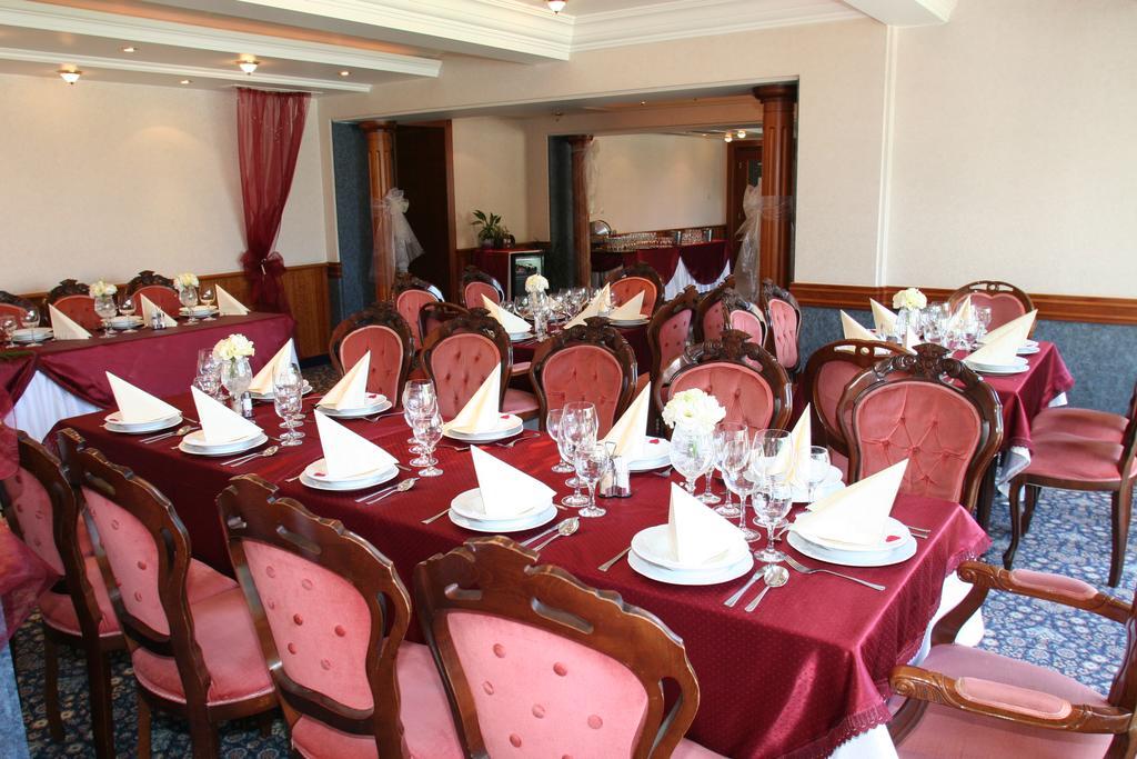 Waterfront Hotel Szentendre Esterno foto