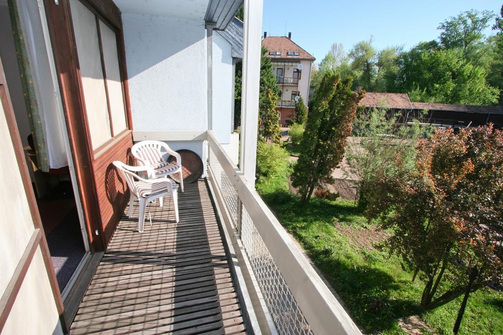 Waterfront Hotel Szentendre Esterno foto